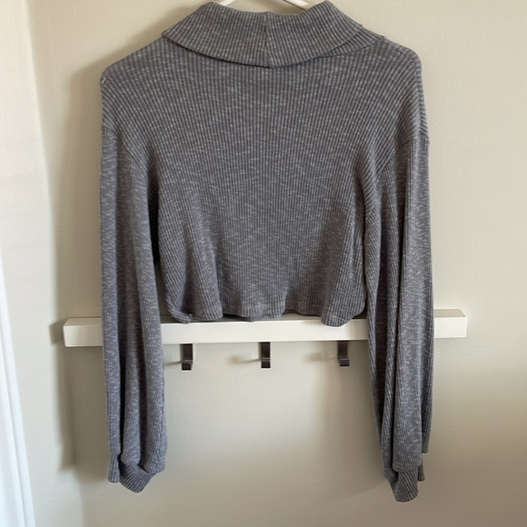 Seven Sisters cropped knit turtle neck - Picture 2 of 2
